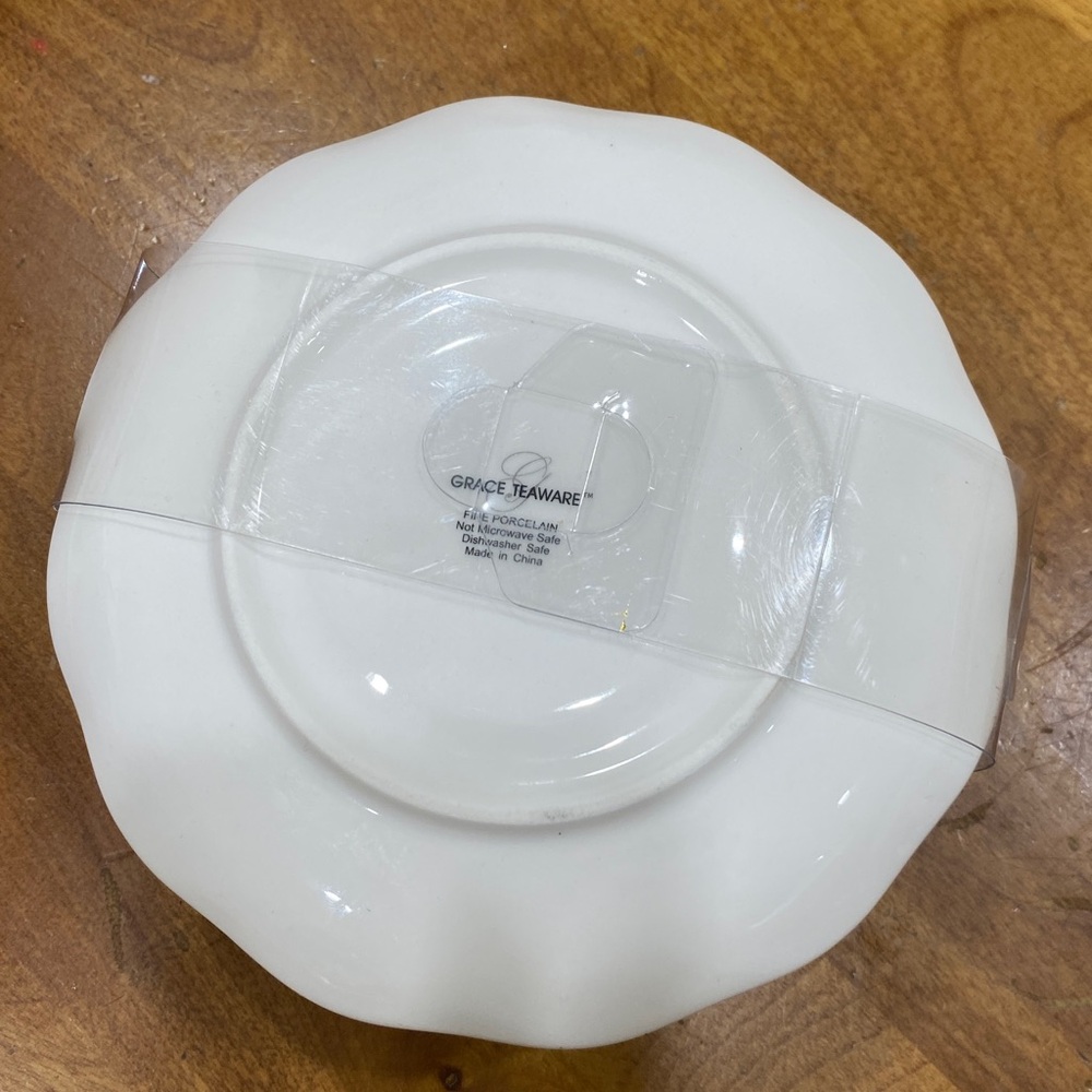 NWT.  Grace Teaware, fine porcelain, teacup and saucer set. - Picture 6 of 11